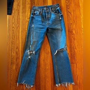 MOTHER DENIM “The Tripper Ankle Fray” in play like a pirate wash.  Size 26